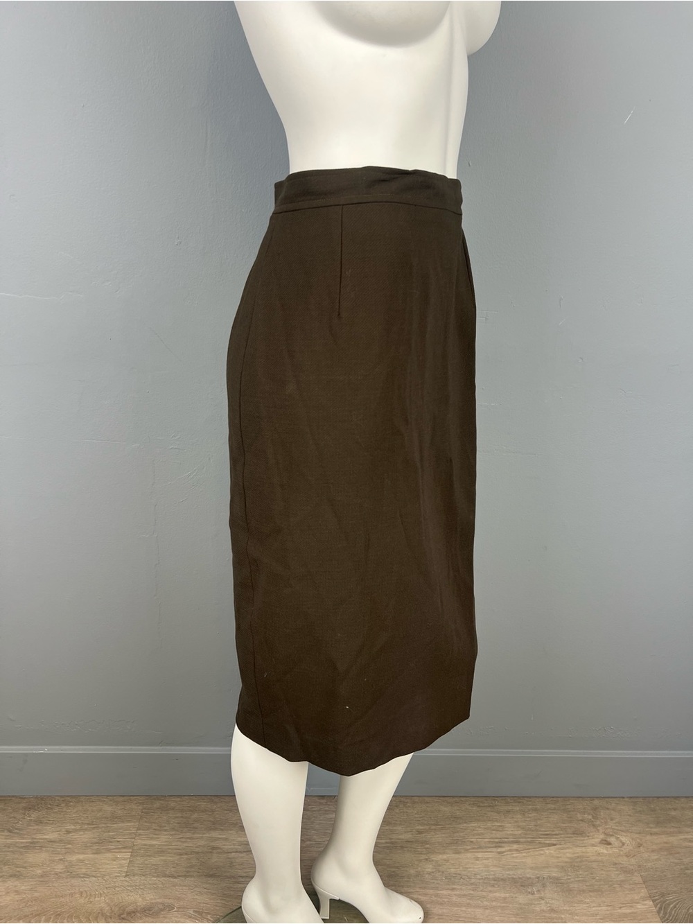 Vintage Valentino MissV Classic Olive Pencil Skirt made in Italy
